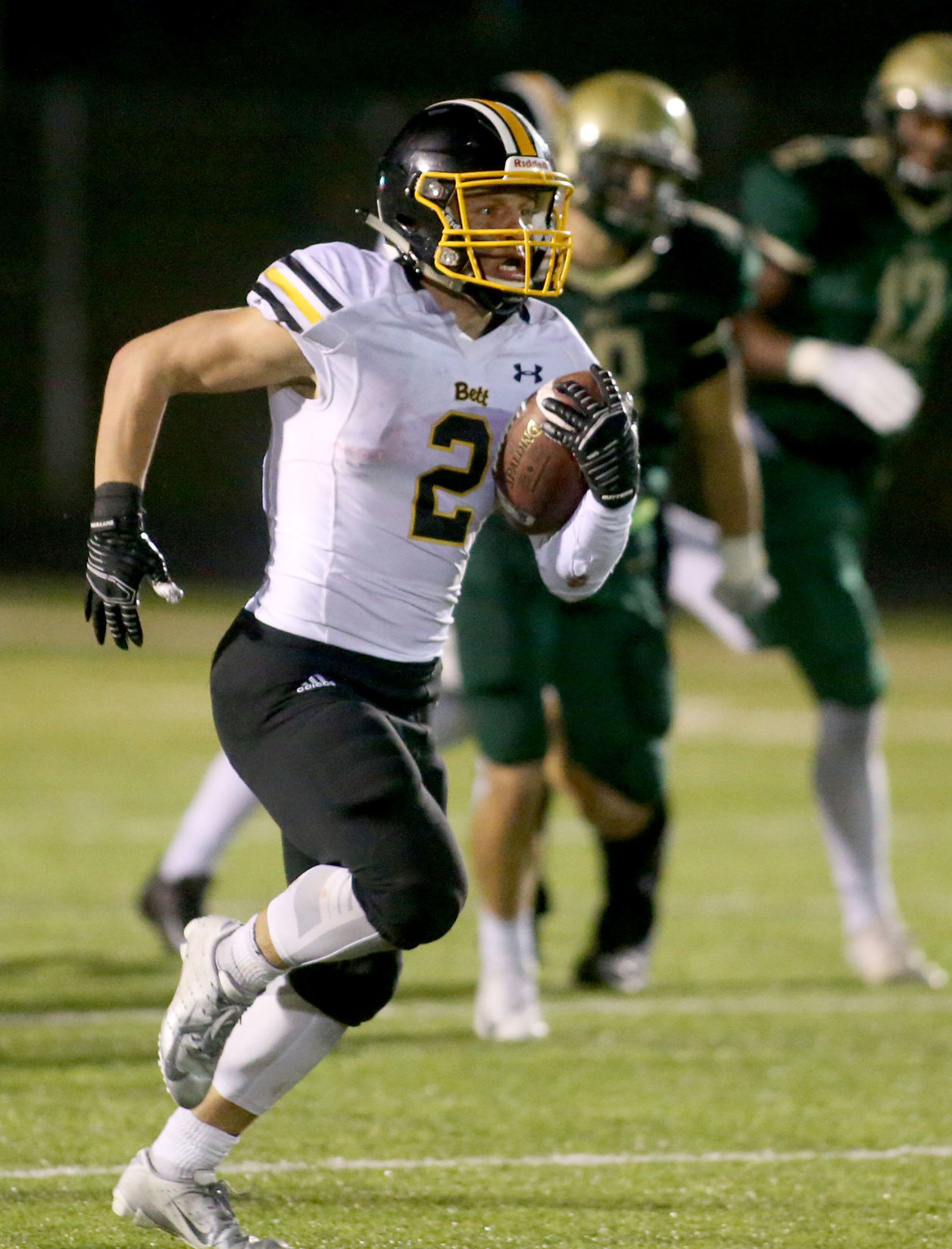 110218-Bett-ICWest-Playoffs-015